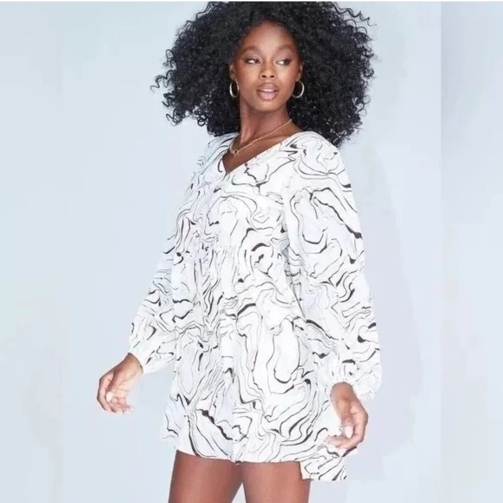 Princess‎ Polly Kaiden Women's Long Sleeve Romper in Swirl Size 10
